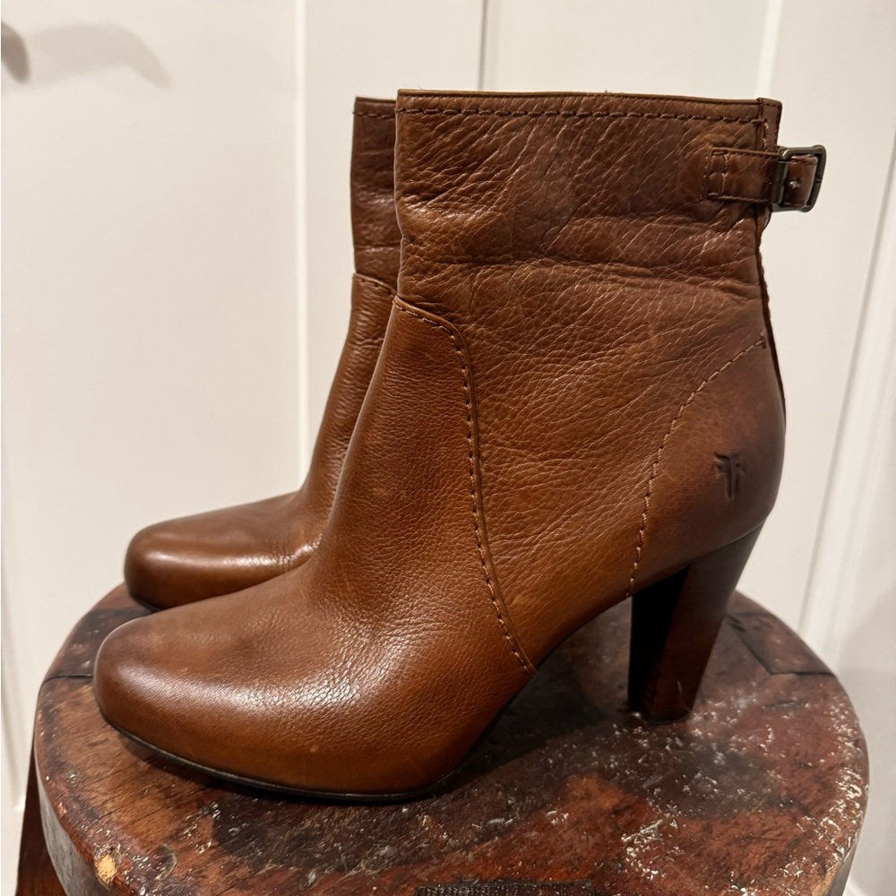 Beautiful Women’s Leather The Frye Company Heeled Boots Size 6.5